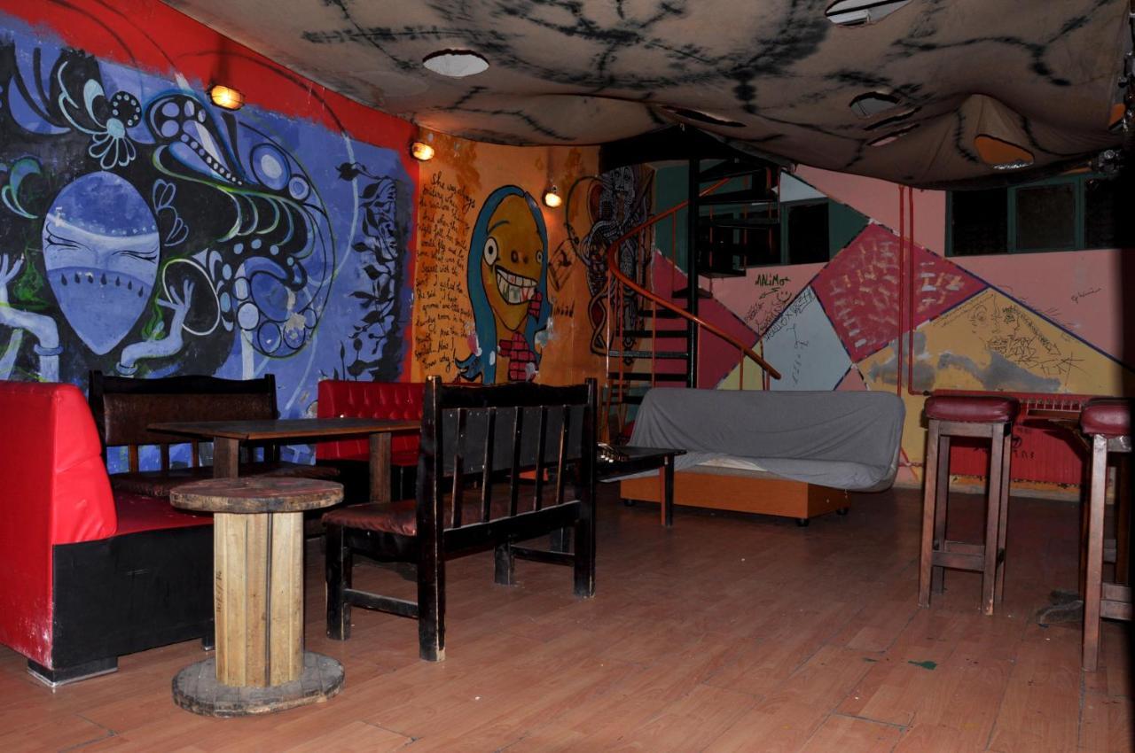 Neverland Hostel Istanbul Bagian luar foto